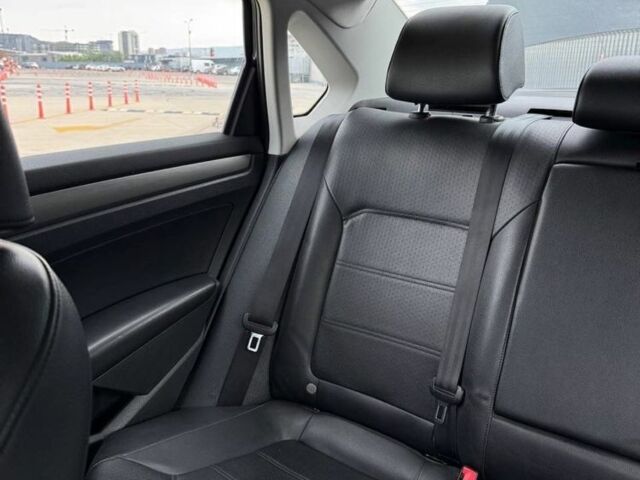 Чорний Фольксваген Пассат, об'ємом двигуна 2 л та пробігом 215 тис. км за 6900 $, фото 5 на Automoto.ua