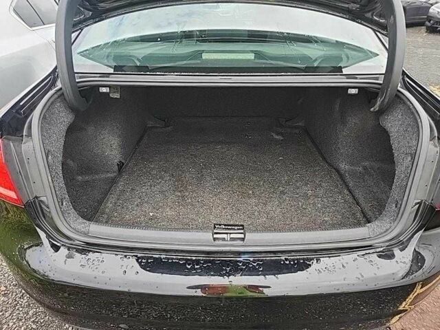 Черный Фольксваген Пассат, объемом двигателя 1.8 л и пробегом 90 тыс. км за 2100 $, фото 4 на Automoto.ua