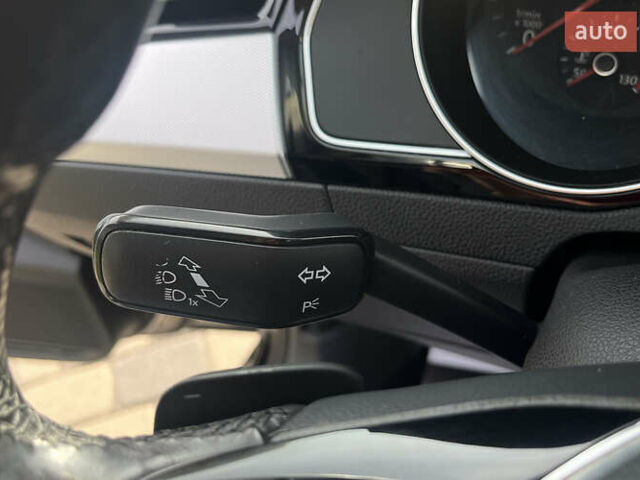 Черный Фольксваген Пассат, объемом двигателя 1.97 л и пробегом 230 тыс. км за 16800 $, фото 14 на Automoto.ua