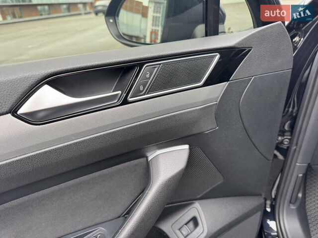 Чорний Фольксваген Пассат, об'ємом двигуна 1.6 л та пробігом 225 тис. км за 14000 $, фото 15 на Automoto.ua