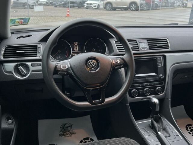 Черный Фольксваген Пассат, объемом двигателя 1.8 л и пробегом 161 тыс. км за 12300 $, фото 12 на Automoto.ua