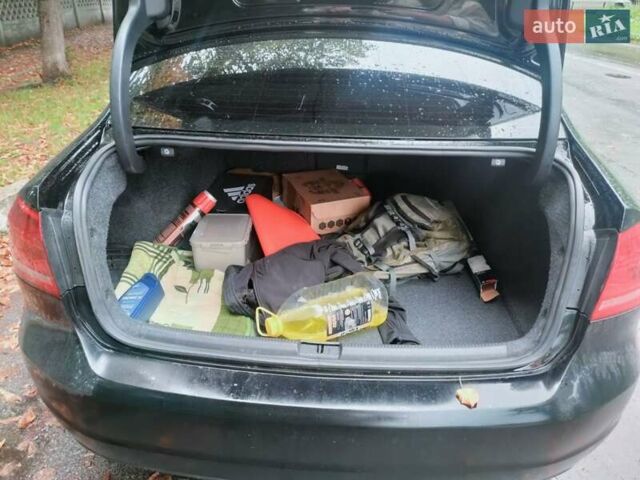 Черный Фольксваген Пассат, объемом двигателя 1.8 л и пробегом 160 тыс. км за 12500 $, фото 10 на Automoto.ua