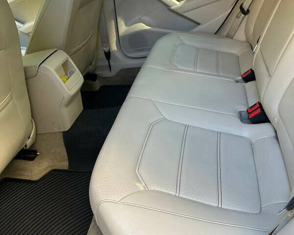 Черный Фольксваген Пассат, объемом двигателя 1.8 л и пробегом 214 тыс. км за 10900 $, фото 7 на Automoto.ua