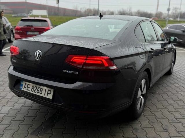 Черный Фольксваген Пассат, объемом двигателя 1.6 л и пробегом 345 тыс. км за 9700 $, фото 3 на Automoto.ua