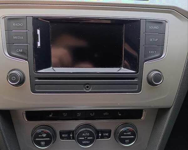 Черный Фольксваген Пассат, объемом двигателя 1.8 л и пробегом 194 тыс. км за 12200 $, фото 20 на Automoto.ua