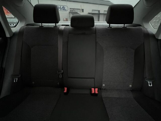 Черный Фольксваген Пассат, объемом двигателя 1.8 л и пробегом 161 тыс. км за 12300 $, фото 21 на Automoto.ua