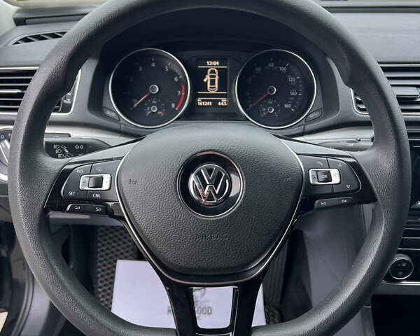 Черный Фольксваген Пассат, объемом двигателя 1.8 л и пробегом 161 тыс. км за 12300 $, фото 20 на Automoto.ua