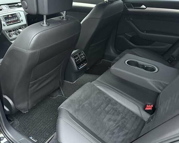 Черный Фольксваген Пассат, объемом двигателя 1.97 л и пробегом 238 тыс. км за 15300 $, фото 12 на Automoto.ua