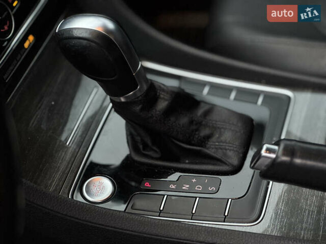 Черный Фольксваген Пассат, объемом двигателя 1.8 л и пробегом 197 тыс. км за 12500 $, фото 11 на Automoto.ua