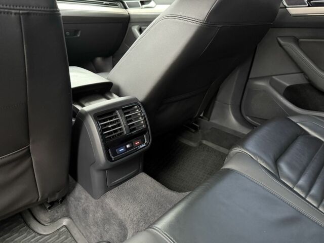 Черный Фольксваген Пассат, объемом двигателя 2 л и пробегом 237 тыс. км за 16700 $, фото 11 на Automoto.ua