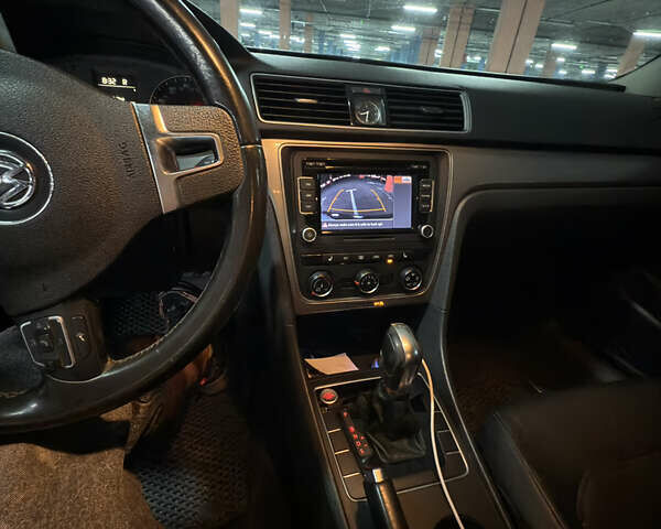 Черный Фольксваген Пассат, объемом двигателя 1.8 л и пробегом 189 тыс. км за 9000 $, фото 7 на Automoto.ua