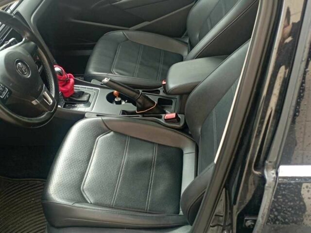 Черный Фольксваген Пассат, объемом двигателя 1.8 л и пробегом 94 тыс. км за 13000 $, фото 1 на Automoto.ua