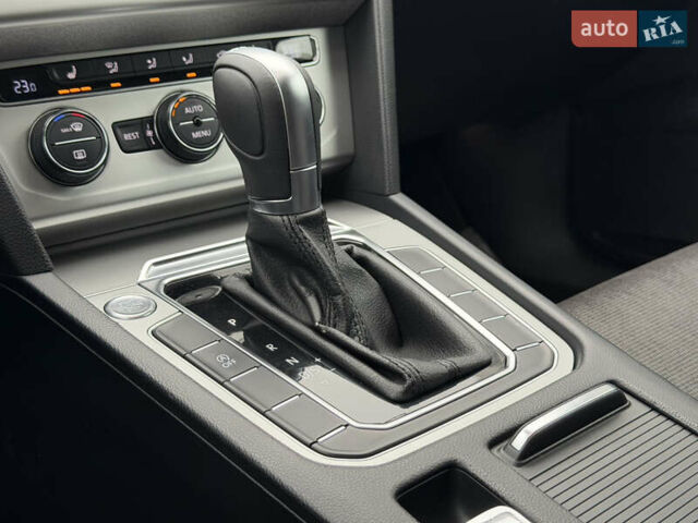 Черный Фольксваген Пассат, объемом двигателя 2 л и пробегом 325 тыс. км за 15500 $, фото 50 на Automoto.ua