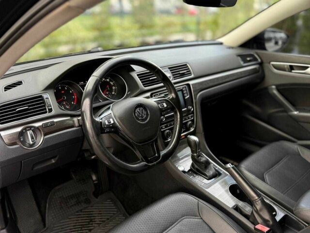 Черный Фольксваген Пассат, объемом двигателя 1.8 л и пробегом 180 тыс. км за 13500 $, фото 10 на Automoto.ua