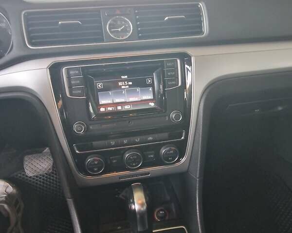 Черный Фольксваген Пассат, объемом двигателя 1.8 л и пробегом 215 тыс. км за 11800 $, фото 12 на Automoto.ua