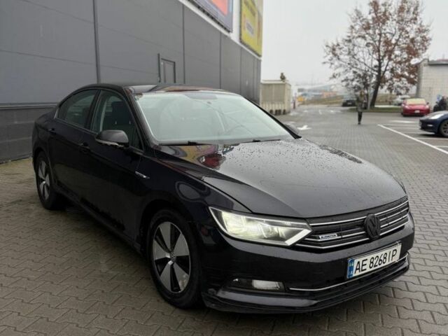 Черный Фольксваген Пассат, объемом двигателя 1.6 л и пробегом 345 тыс. км за 9700 $, фото 1 на Automoto.ua