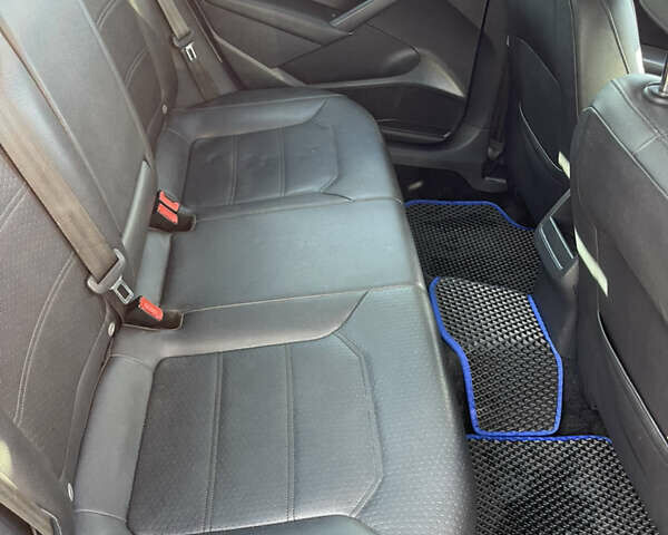 Черный Фольксваген Пассат, объемом двигателя 1.8 л и пробегом 195 тыс. км за 12500 $, фото 14 на Automoto.ua