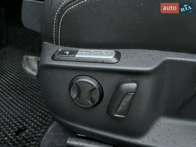 Черный Фольксваген Пассат, объемом двигателя 1.97 л и пробегом 212 тыс. км за 20500 $, фото 11 на Automoto.ua