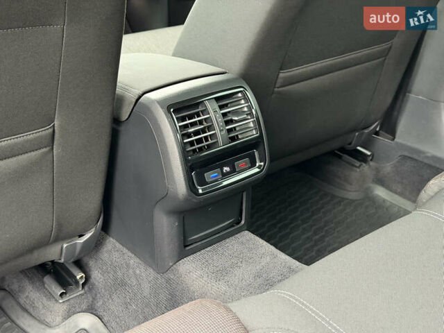 Черный Фольксваген Пассат, объемом двигателя 2 л и пробегом 325 тыс. км за 15500 $, фото 32 на Automoto.ua