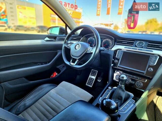 Фольксваген Пассат 2015 в Черновцах на Automoto.ua Черный Фольксваген Пассат, объемом двигателя 1.97 л и пробегом 303 тыс. км за 17100 $, фото 13 на Automoto.ua