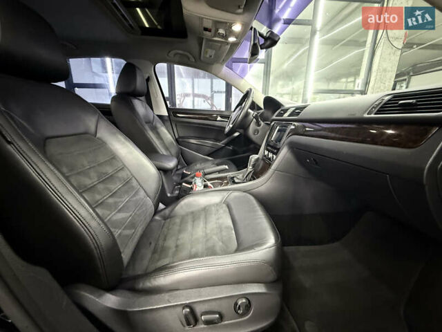 Чорний Фольксваген Пассат, об'ємом двигуна 2 л та пробігом 300 тис. км за 12999 $, фото 17 на Automoto.ua