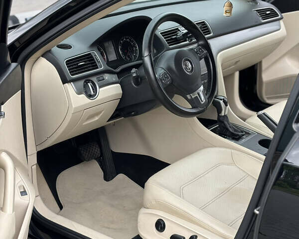 Чорний Фольксваген Пассат, об'ємом двигуна 1.8 л та пробігом 144 тис. км за 12499 $, фото 12 на Automoto.ua