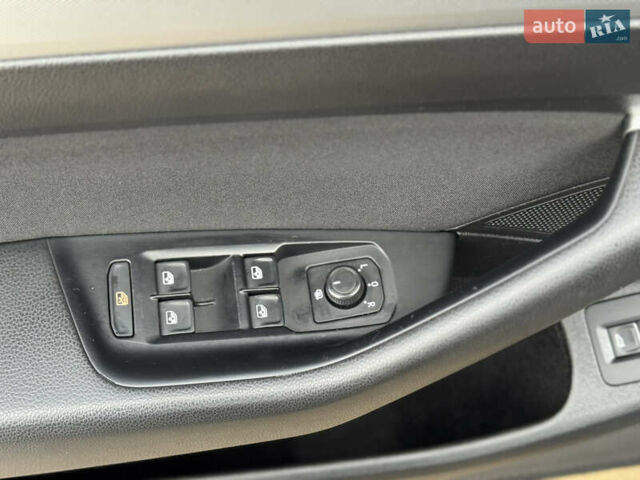 Черный Фольксваген Пассат, объемом двигателя 2 л и пробегом 239 тыс. км за 15300 $, фото 38 на Automoto.ua