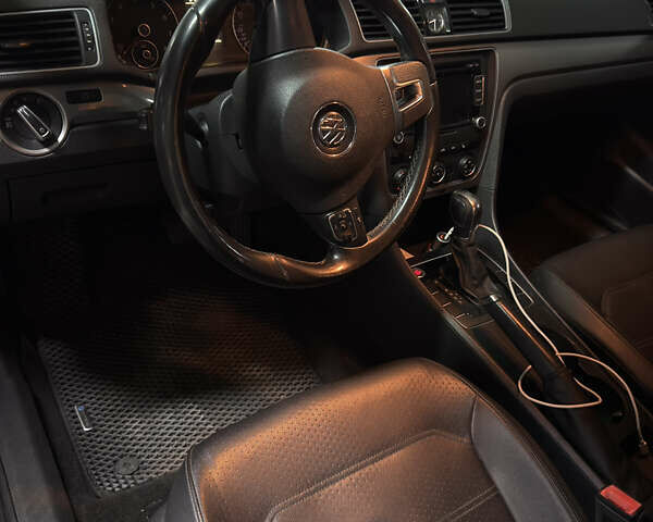 Черный Фольксваген Пассат, объемом двигателя 1.8 л и пробегом 189 тыс. км за 9000 $, фото 8 на Automoto.ua