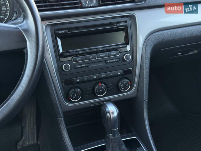 Черный Фольксваген Пассат, объемом двигателя 1.8 л и пробегом 222 тыс. км за 8999 $, фото 14 на Automoto.ua