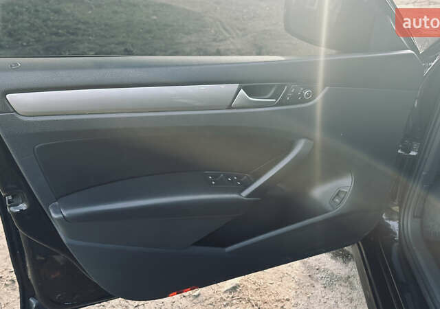 Черный Фольксваген Пассат, объемом двигателя 1.8 л и пробегом 103 тыс. км за 10999 $, фото 14 на Automoto.ua