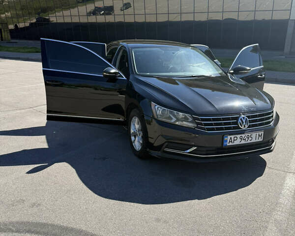Черный Фольксваген Пассат, объемом двигателя 1.8 л и пробегом 176 тыс. км за 12600 $, фото 3 на Automoto.ua