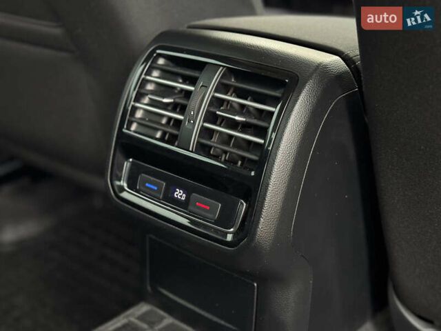 Черный Фольксваген Пассат, объемом двигателя 2 л и пробегом 239 тыс. км за 15300 $, фото 28 на Automoto.ua