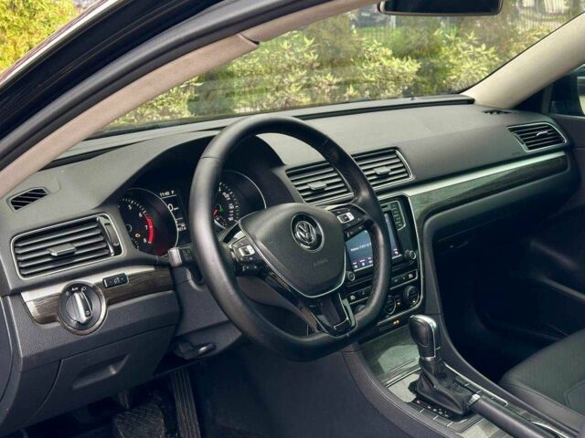 Черный Фольксваген Пассат, объемом двигателя 1.8 л и пробегом 187 тыс. км за 11950 $, фото 14 на Automoto.ua