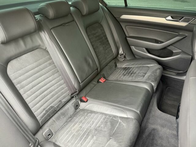 Чорний Фольксваген Пассат, об'ємом двигуна 2 л та пробігом 224 тис. км за 16300 $, фото 15 на Automoto.ua