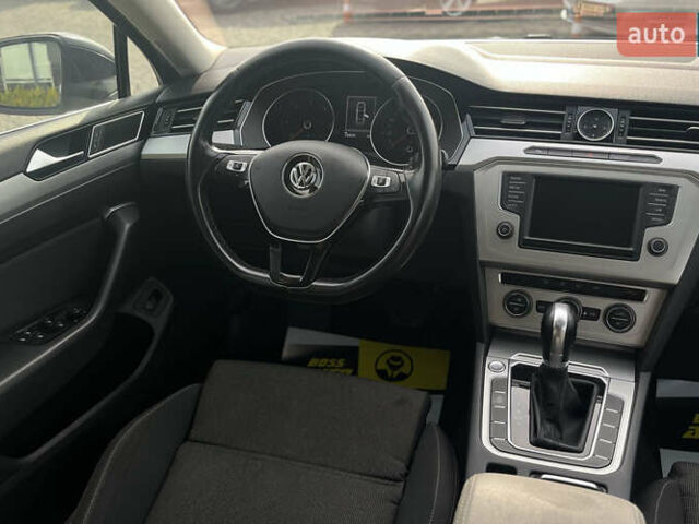 Черный Фольксваген Пассат, объемом двигателя 1.97 л и пробегом 230 тыс. км за 16800 $, фото 25 на Automoto.ua