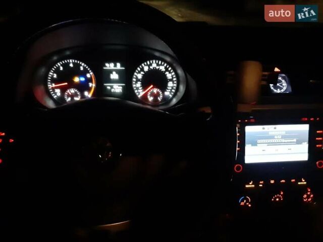 Черный Фольксваген Пассат, объемом двигателя 1.8 л и пробегом 146 тыс. км за 11200 $, фото 8 на Automoto.ua