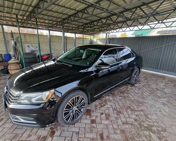 Черный Фольксваген Пассат, объемом двигателя 1.8 л и пробегом 215 тыс. км за 11800 $, фото 2 на Automoto.ua