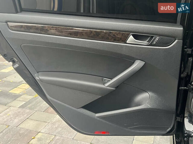 Черный Фольксваген Пассат, объемом двигателя 1.8 л и пробегом 252 тыс. км за 10600 $, фото 12 на Automoto.ua