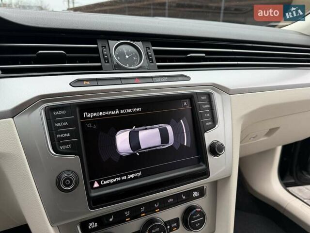 Черный Фольксваген Пассат, объемом двигателя 2 л и пробегом 215 тыс. км за 16900 $, фото 49 на Automoto.ua