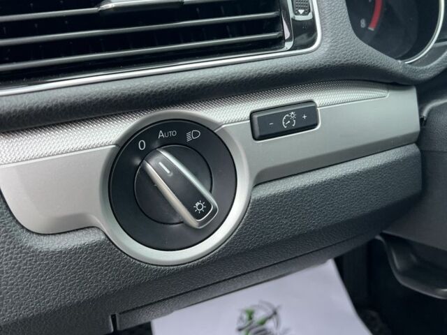 Черный Фольксваген Пассат, объемом двигателя 1.8 л и пробегом 161 тыс. км за 12300 $, фото 17 на Automoto.ua