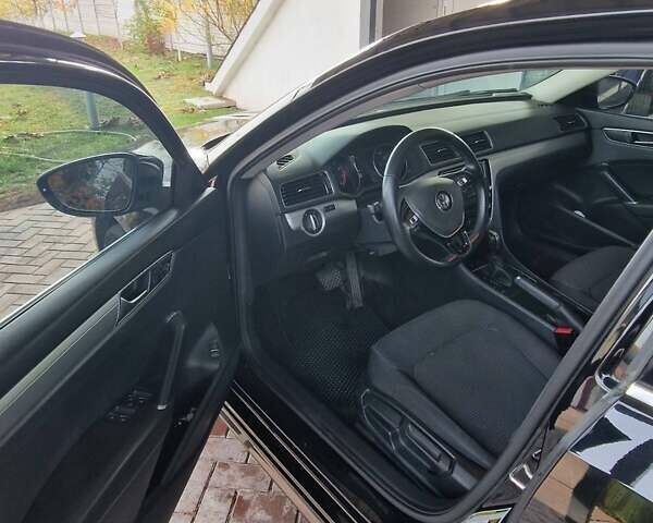 Черный Фольксваген Пассат, объемом двигателя 1.8 л и пробегом 215 тыс. км за 11800 $, фото 10 на Automoto.ua