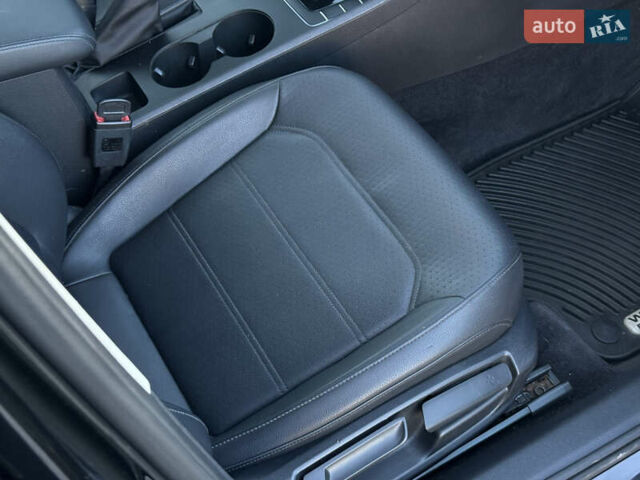 Черный Фольксваген Пассат, объемом двигателя 1.8 л и пробегом 222 тыс. км за 8999 $, фото 17 на Automoto.ua