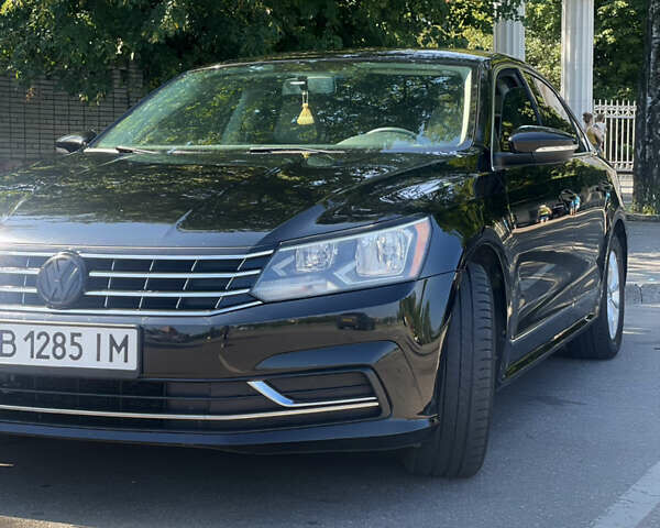 Черный Фольксваген Пассат, объемом двигателя 1.8 л и пробегом 241 тыс. км за 10500 $, фото 1 на Automoto.ua