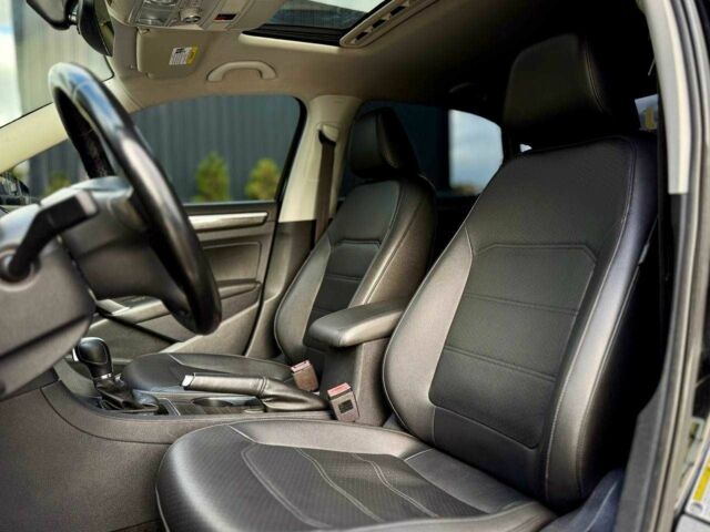 Черный Фольксваген Пассат, объемом двигателя 1.8 л и пробегом 180 тыс. км за 13500 $, фото 11 на Automoto.ua