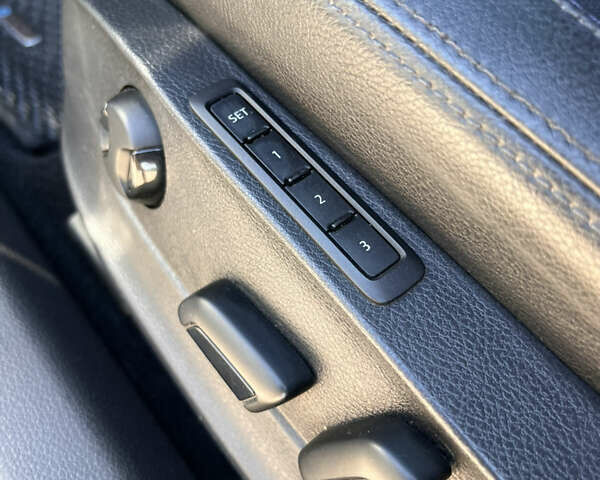 Черный Фольксваген Пассат, объемом двигателя 1.8 л и пробегом 184 тыс. км за 16200 $, фото 12 на Automoto.ua