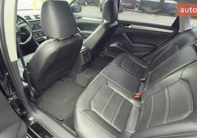 Чорний Фольксваген Пассат, об'ємом двигуна 2 л та пробігом 188 тис. км за 12950 $, фото 18 на Automoto.ua