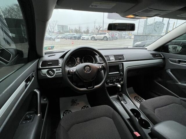 Черный Фольксваген Пассат, объемом двигателя 1.8 л и пробегом 161 тыс. км за 12300 $, фото 11 на Automoto.ua