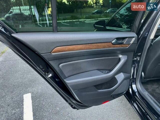 Чорний Фольксваген Пассат, об'ємом двигуна 1.8 л та пробігом 141 тис. км за 15999 $, фото 25 на Automoto.ua