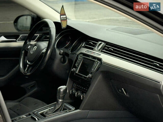 Черный Фольксваген Пассат, объемом двигателя 1.97 л и пробегом 224 тыс. км за 16300 $, фото 33 на Automoto.ua