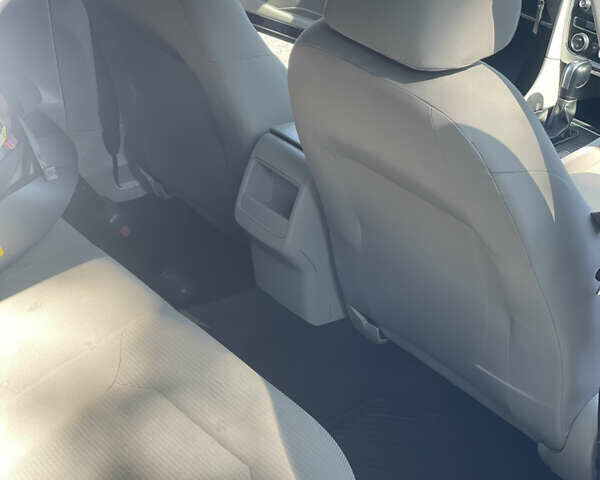 Черный Фольксваген Пассат, объемом двигателя 1.8 л и пробегом 241 тыс. км за 10500 $, фото 9 на Automoto.ua